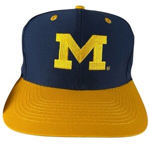 Vintage 90s Michigan Wolverines NCAA Logo 7 Snapback Hat Navy Blue Yellow
